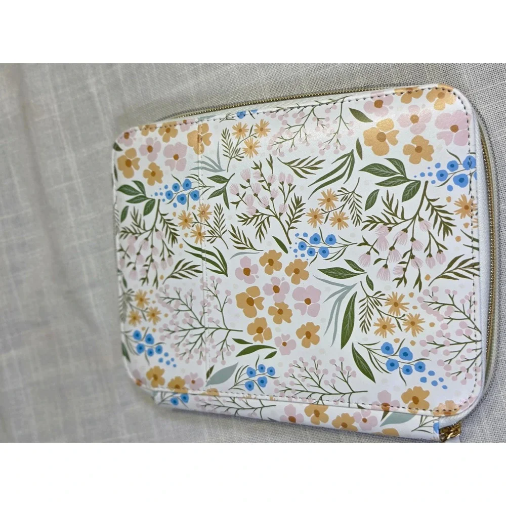 Floral Zip Around Portfolio Organizer White Wildflower Print Planner Case